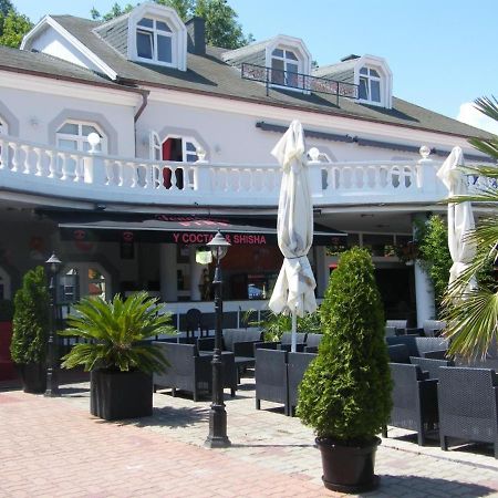 Y Panzio Bed & Breakfast Balatonlelle Luaran gambar
