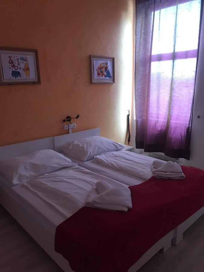 Y Panzio Bed & Breakfast Balatonlelle Luaran gambar