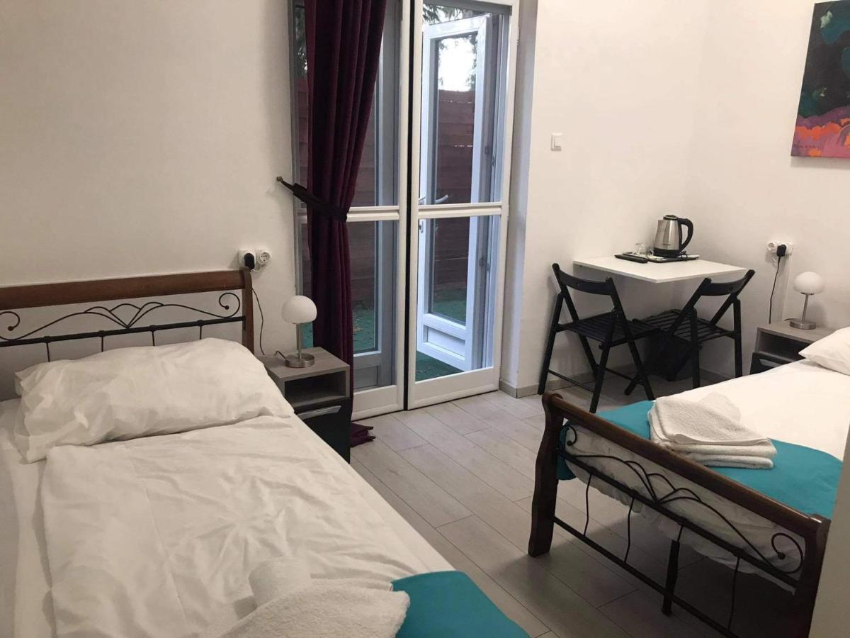Y Panzio Bed & Breakfast Balatonlelle Luaran gambar