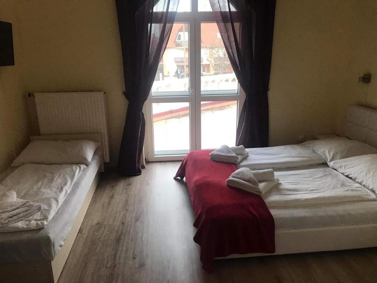 Y Panzio Bed & Breakfast Balatonlelle Luaran gambar