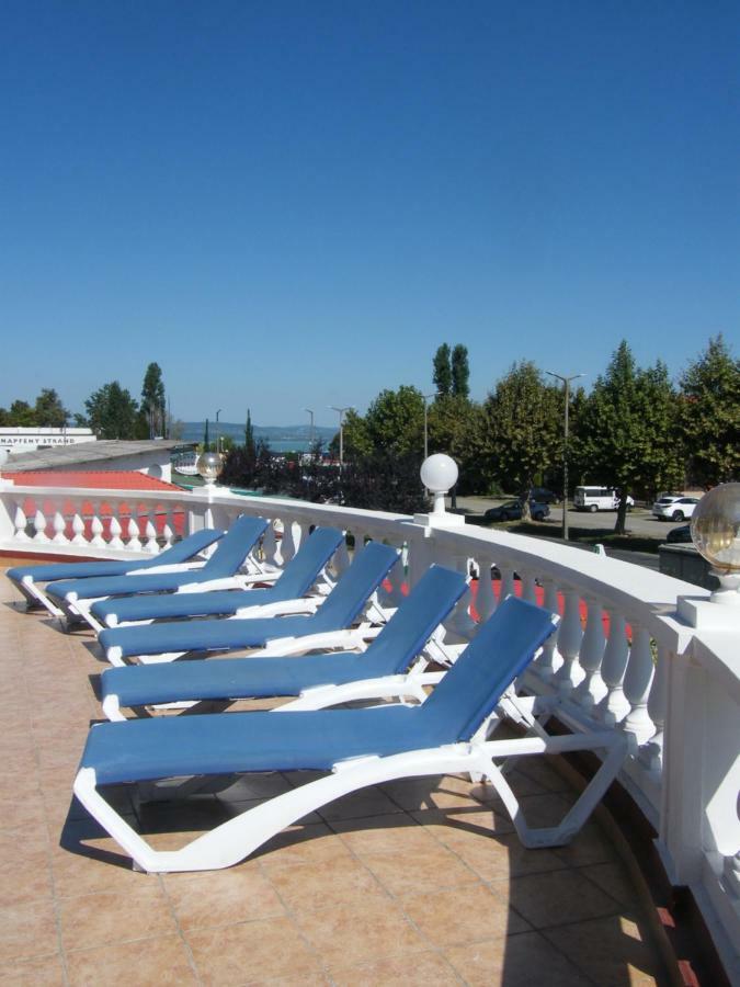 Y Panzio Bed & Breakfast Balatonlelle Luaran gambar